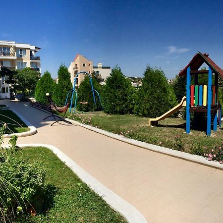 К-Кс "Солита", Студио Под Наем Byala  Esterno foto